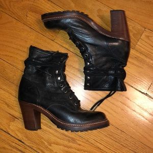 Frye Rare Lucy lace ups black 8